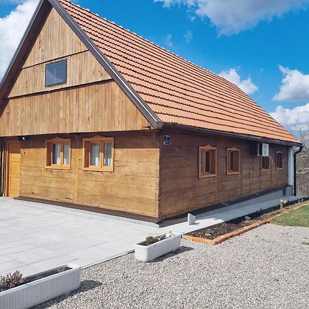 Maison d'hôtes Ruralna Kuca Za Odmor Kablarovo Brdo à Krnjak Extérieur photo