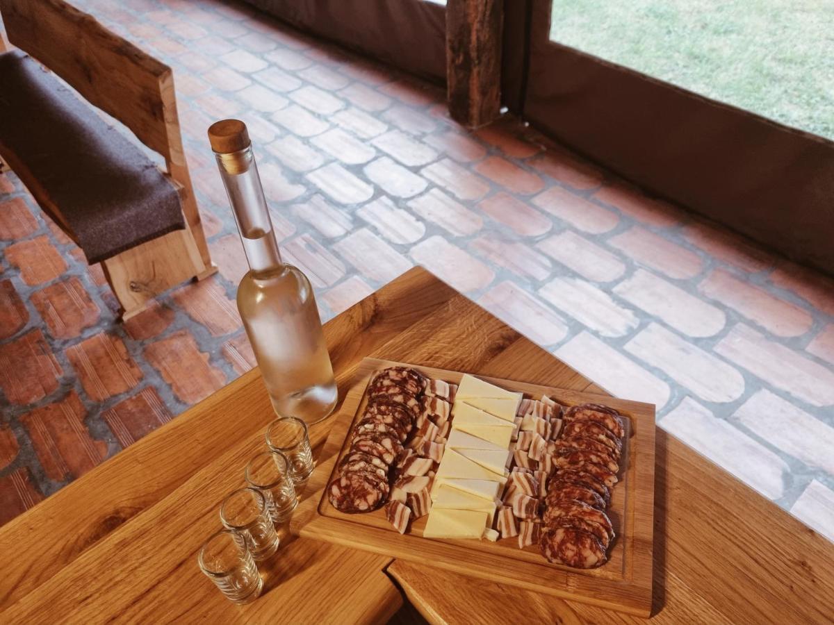 Maison d'hôtes Ruralna Kuca Za Odmor Kablarovo Brdo à Krnjak Extérieur photo