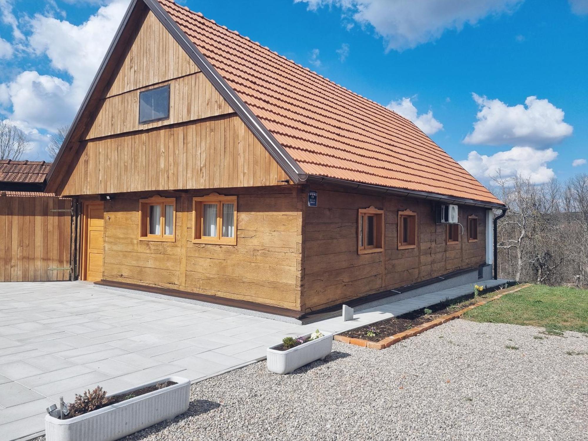 Maison d'hôtes Ruralna Kuca Za Odmor Kablarovo Brdo à Krnjak Extérieur photo